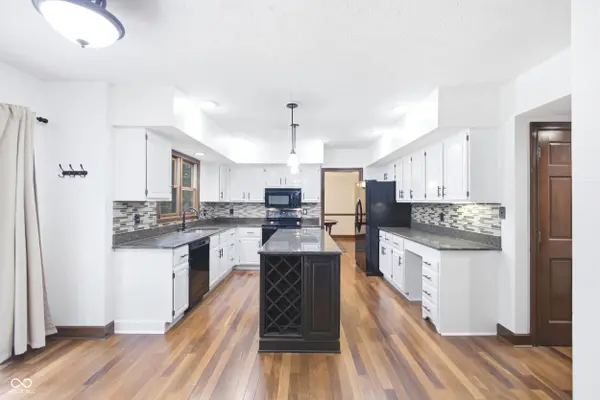 738 Howe DR, Carmel, IN 46032