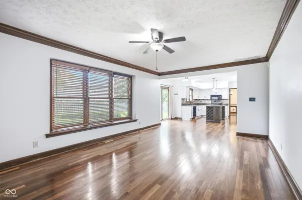 738 Howe DR, Carmel, IN 46032