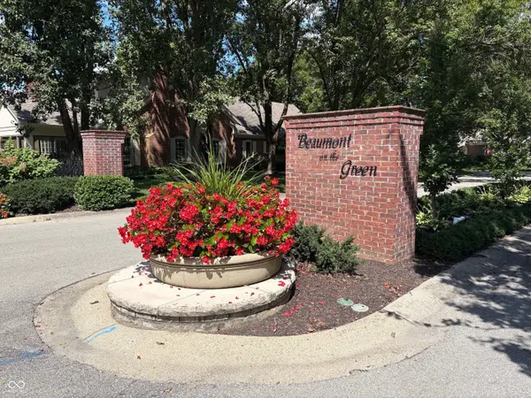 7925 Beaumont Green East DR, Indianapolis, IN 46250