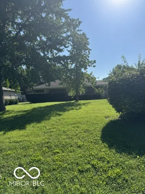 1057 N Hartman DR N, Indianapolis, IN 46219
