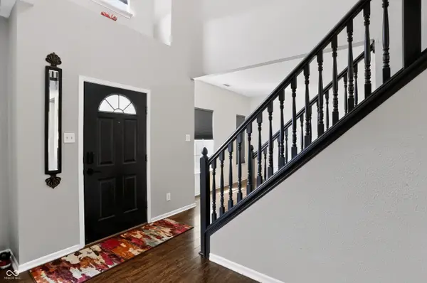 5415 Grassy Bank DR, Indianapolis, IN 46237