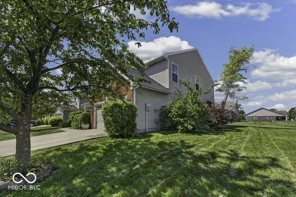 2570 Falcon DR, Greenwood, IN 46143