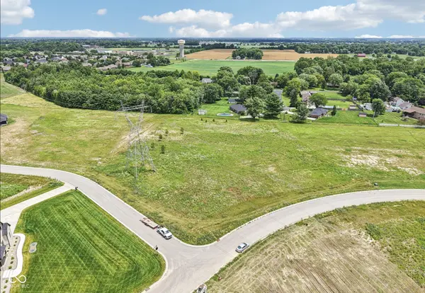 2639 S Kings WAY, New Palestine, IN 46163