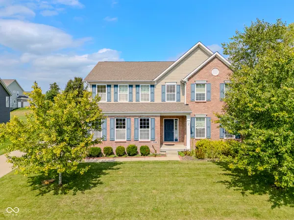 7048 Stoney Ridge DR, Columbus, IN 47201