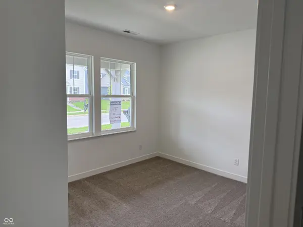 411 Eisenhower ST, Fortville, IN 46040