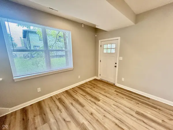 924 N Oakland AVE, Indianapolis, IN 46201