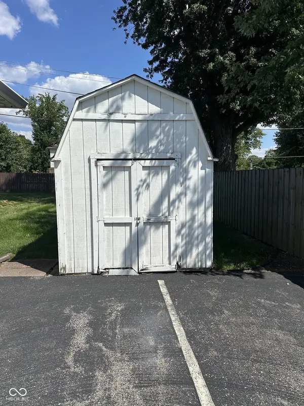 125 N Avon AVE, Avon, IN 46123