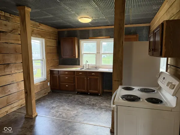 8324 S Us Highway 41, Rosedale, IN 47874