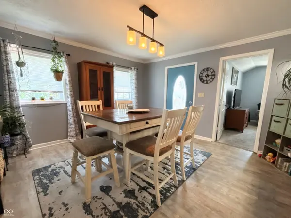 2826 N B ST, Elwood, IN 46036