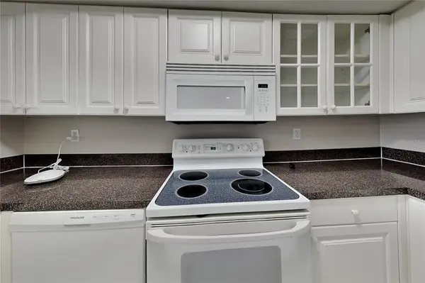 Address not disclosed, Sarasota, FL 34243