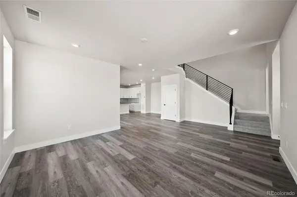8741 Whiteclover ST, Littleton, CO 80125