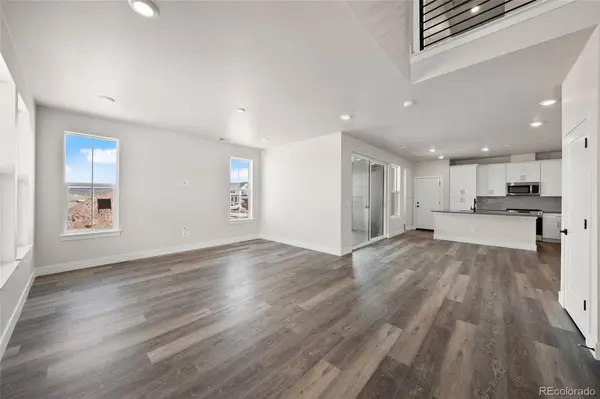 8741 Whiteclover ST, Littleton, CO 80125