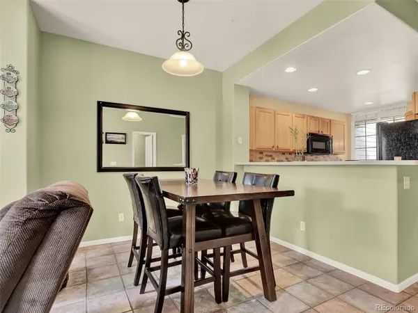 9186 W Phillips DR, Littleton, CO 80128