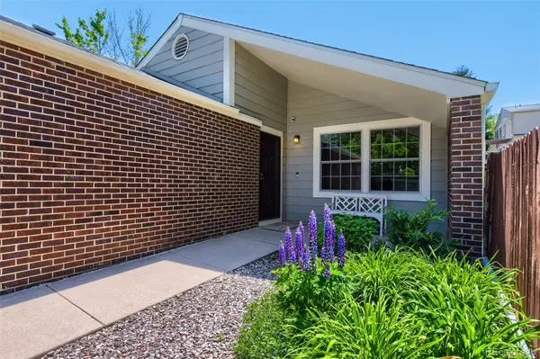 499 W Jamison CIR, Littleton, CO 80120