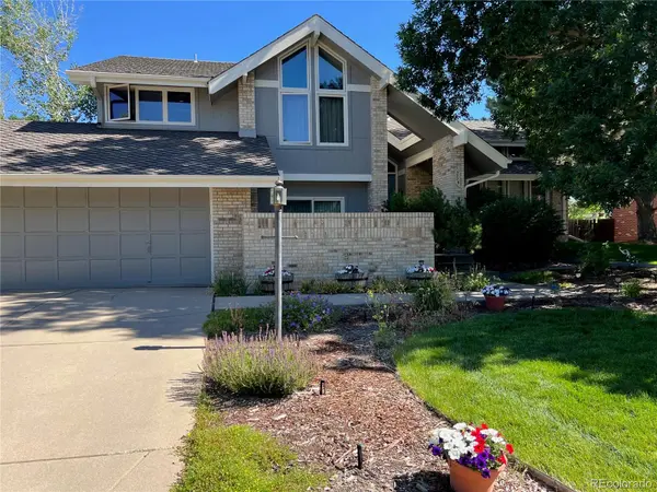 7715 S Forest ST, Centennial, CO 80122
