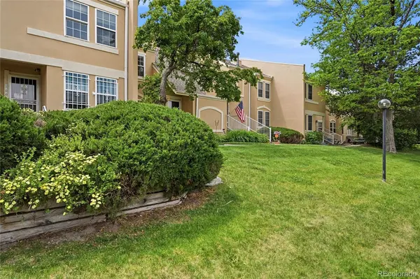 2858 S Vaughn WAY, Aurora, CO 80014