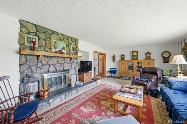 2219 Meadow Green CIR, Franktown, CO 80116