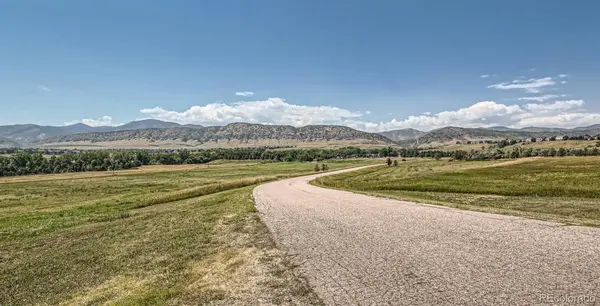 7453 Whiteclover LN, Littleton, CO 80125