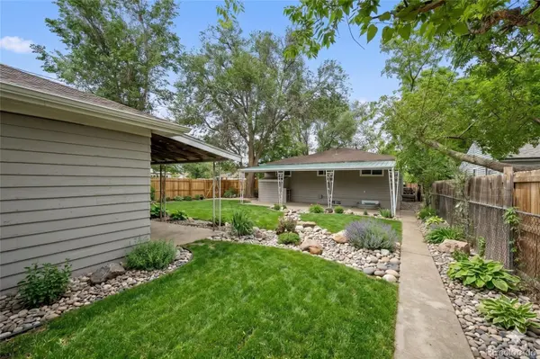 9801 E 8th AVE, Aurora, CO 80010