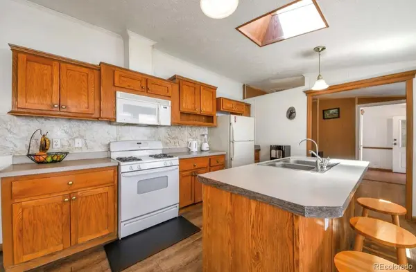 4210 E 100th AVE, Thornton, CO 80229