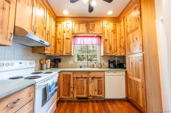 1922 W Cucharras ST, Colorado Springs, CO 80904