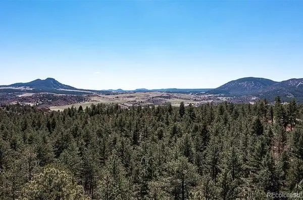 8173 Bannock DR, Larkspur, CO 80118