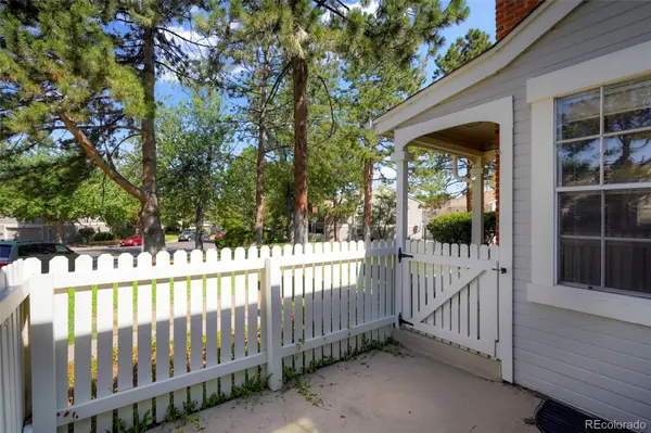 2871 W Long DR #A, Littleton, CO 80120