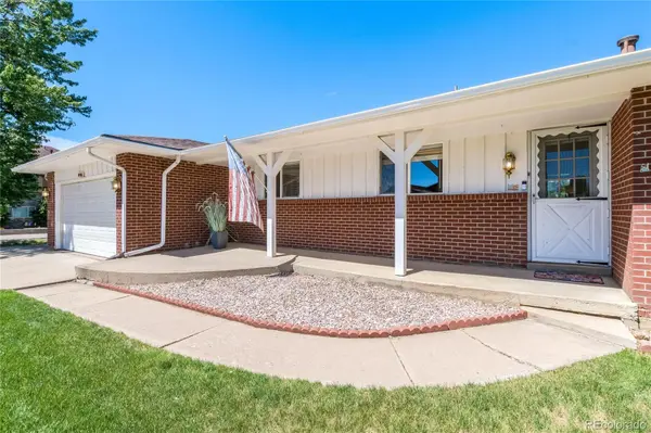 8711 S Ammons ST, Littleton, CO 80128