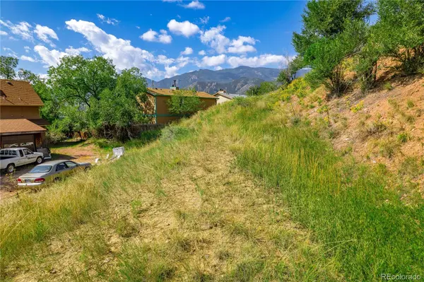 222 Wine ST, Colorado Springs, CO 80904