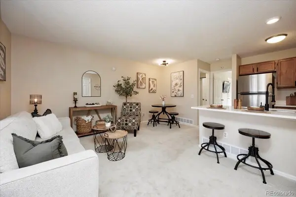 819 Summer DR, Highlands Ranch, CO 80126