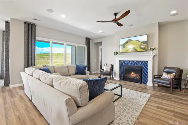7000 S White Crow WAY, Aurora, CO 80016