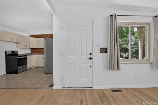 6066 Dover ST, Arvada, CO 80004