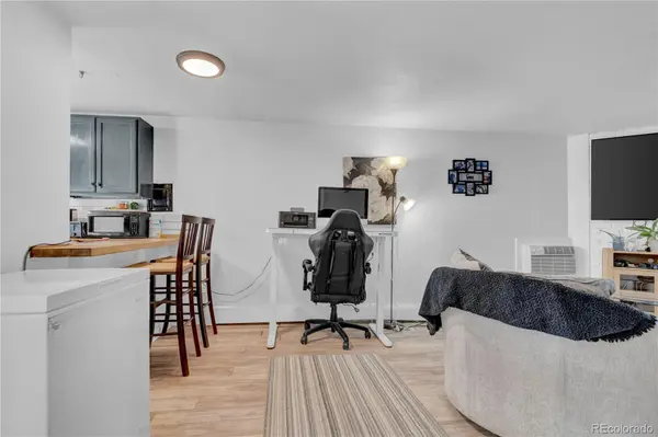 2190 S Holly ST #116, Denver, CO 80222