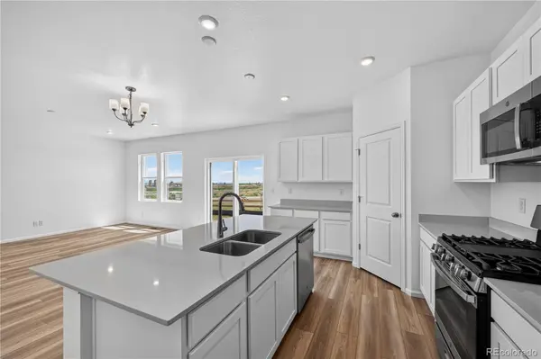 712 96th Avenue PL, Greeley, CO 80634