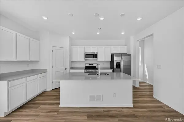 712 96th Avenue PL, Greeley, CO 80634