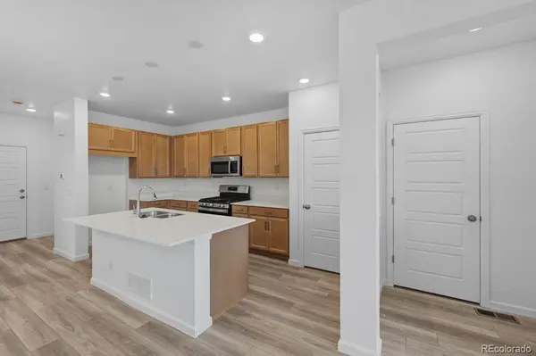 3293 N Coolidge WAY, Aurora, CO 80019