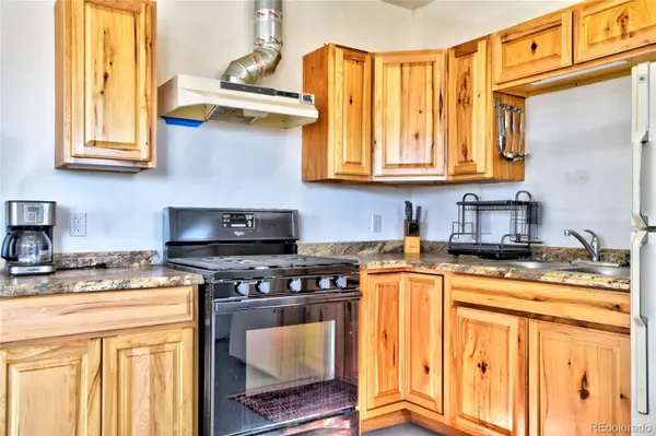 160 Rhyolite DR, Como, CO 80432
