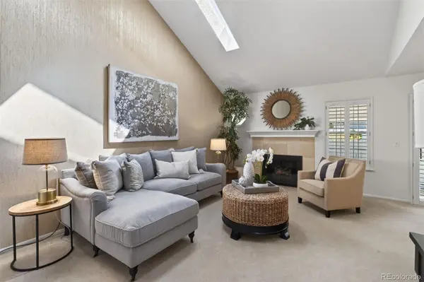 2558 S Vaughn WAY #D, Aurora, CO 80014