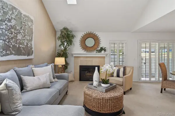 2558 S Vaughn WAY #D, Aurora, CO 80014