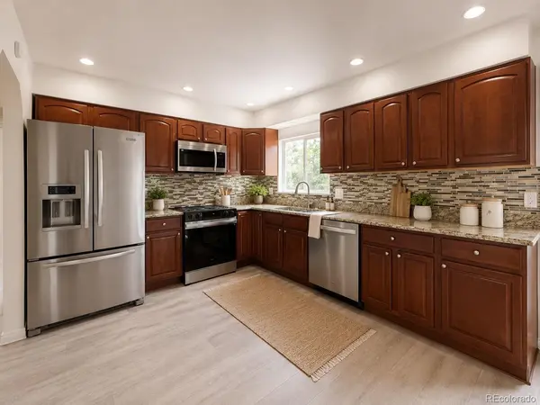 2012 S Ivory ST, Aurora, CO 80013