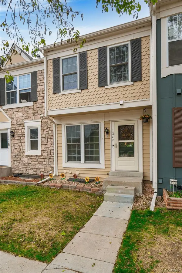 1242 S Idalia ST, Aurora, CO 80017