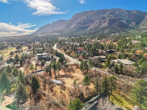 32 Penrose LN, Colorado Springs, CO 80906