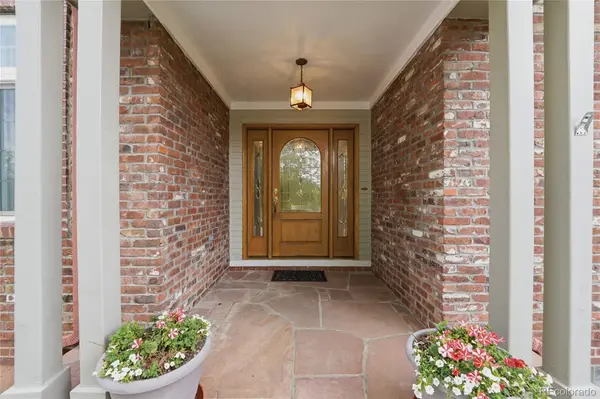 6566 S Madison CT, Centennial, CO 80121