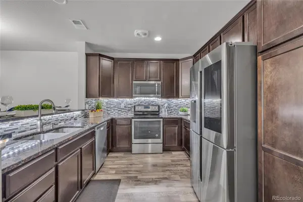 1877 S Buchanan CIR, Aurora, CO 80018