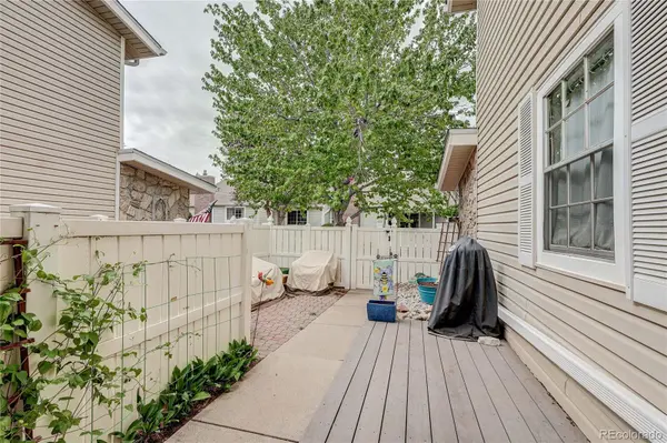 2784 S Heather Gardens WAY, Aurora, CO 80014