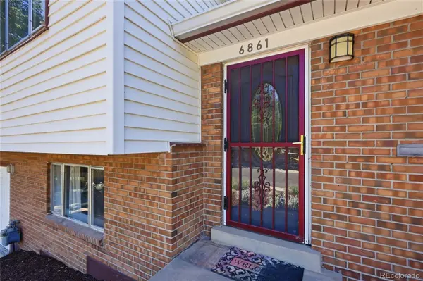 6861 S Washington ST, Littleton, CO 80122