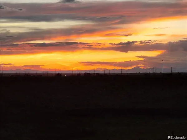 5706 S Juliet CT, Strasburg, CO 80136