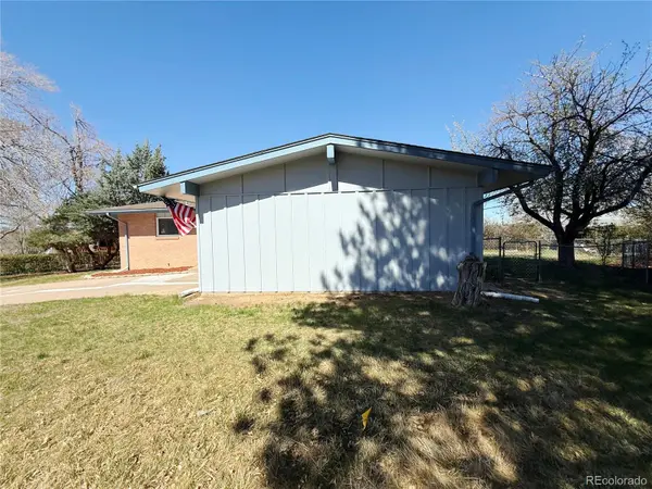 5674 W Chestnut AVE, Littleton, CO 80128
