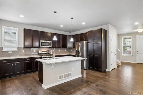 7360 S Logan ST, Littleton, CO 80122