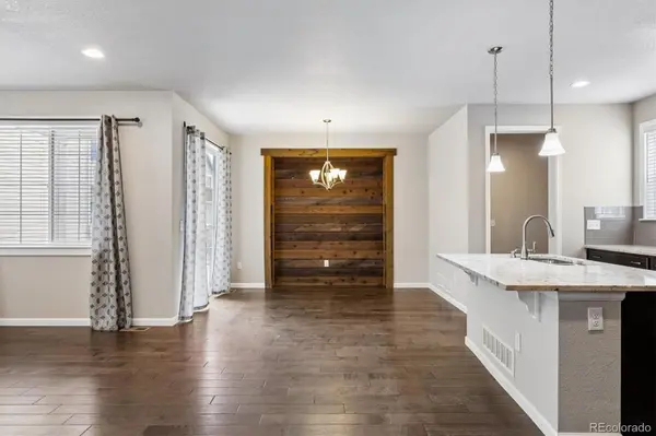 7360 S Logan ST, Littleton, CO 80122